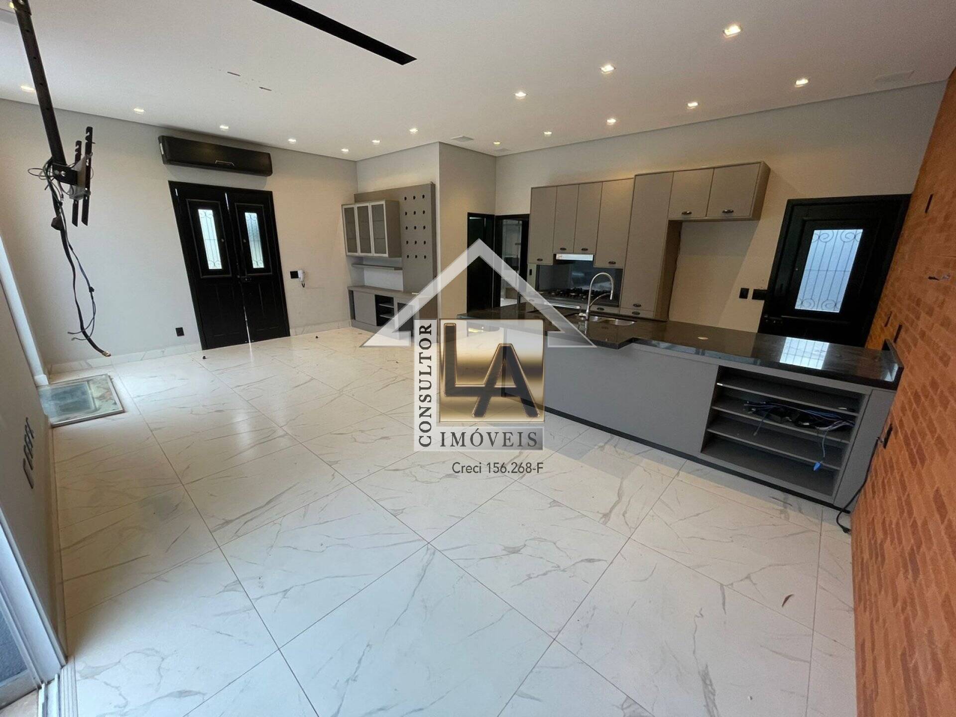 Casa à venda com 3 quartos, 153m² - Foto 1