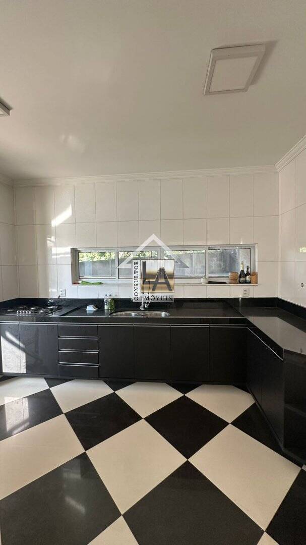 Casa, 3 quartos, 246 m² - Foto 8