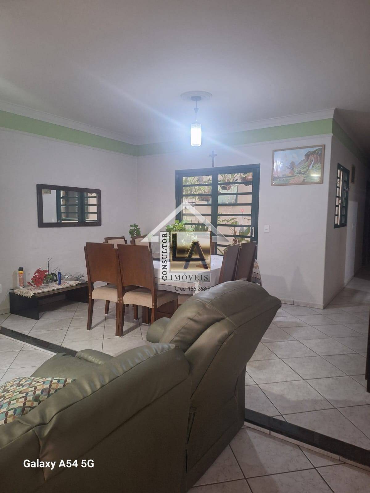Casa à venda com 3 quartos, 163m² - Foto 2
